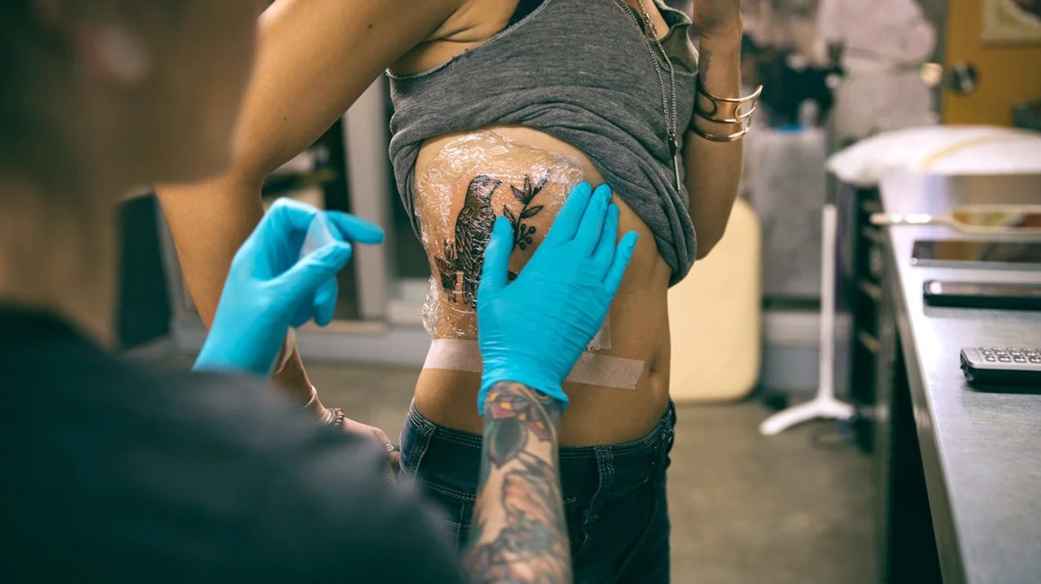 Pros and Cons of Using Numbing Cream for Tattoos
